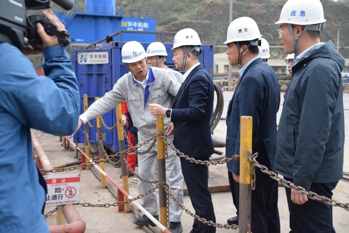 王引权深入华丰船舶检查安全生产工作